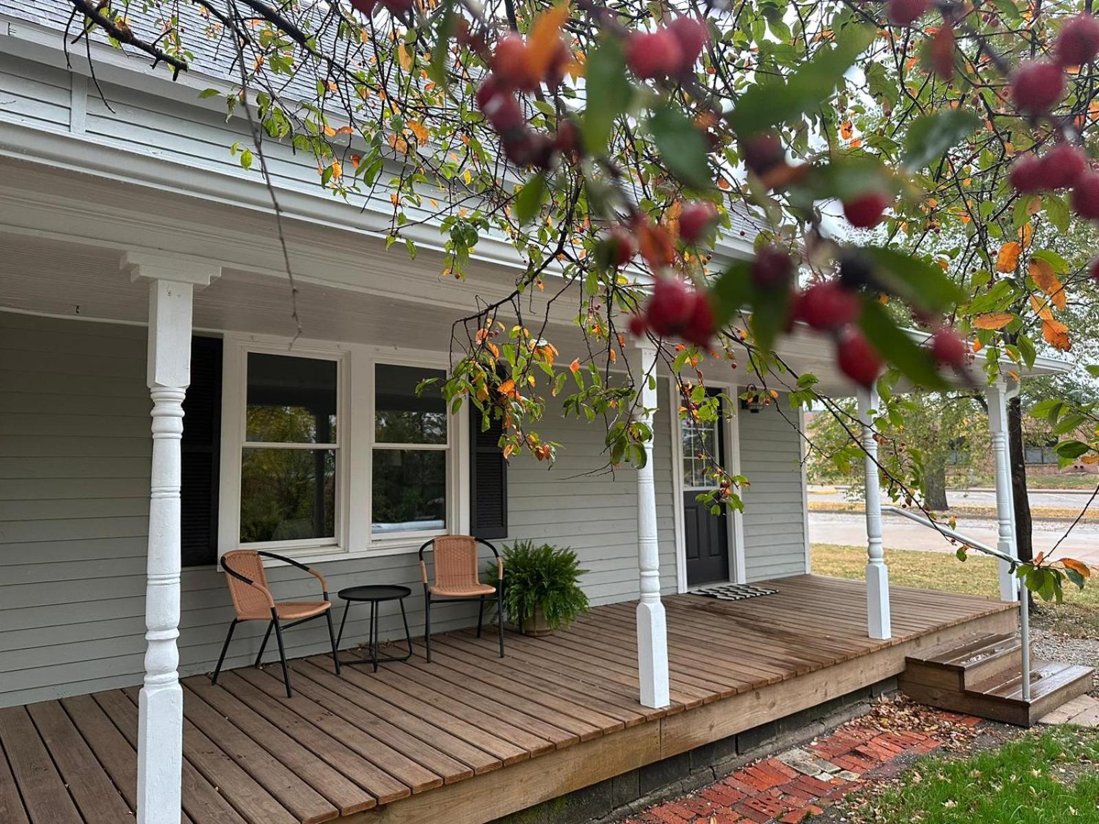 Crabapple Cottage Hesston Экстерьер фото
