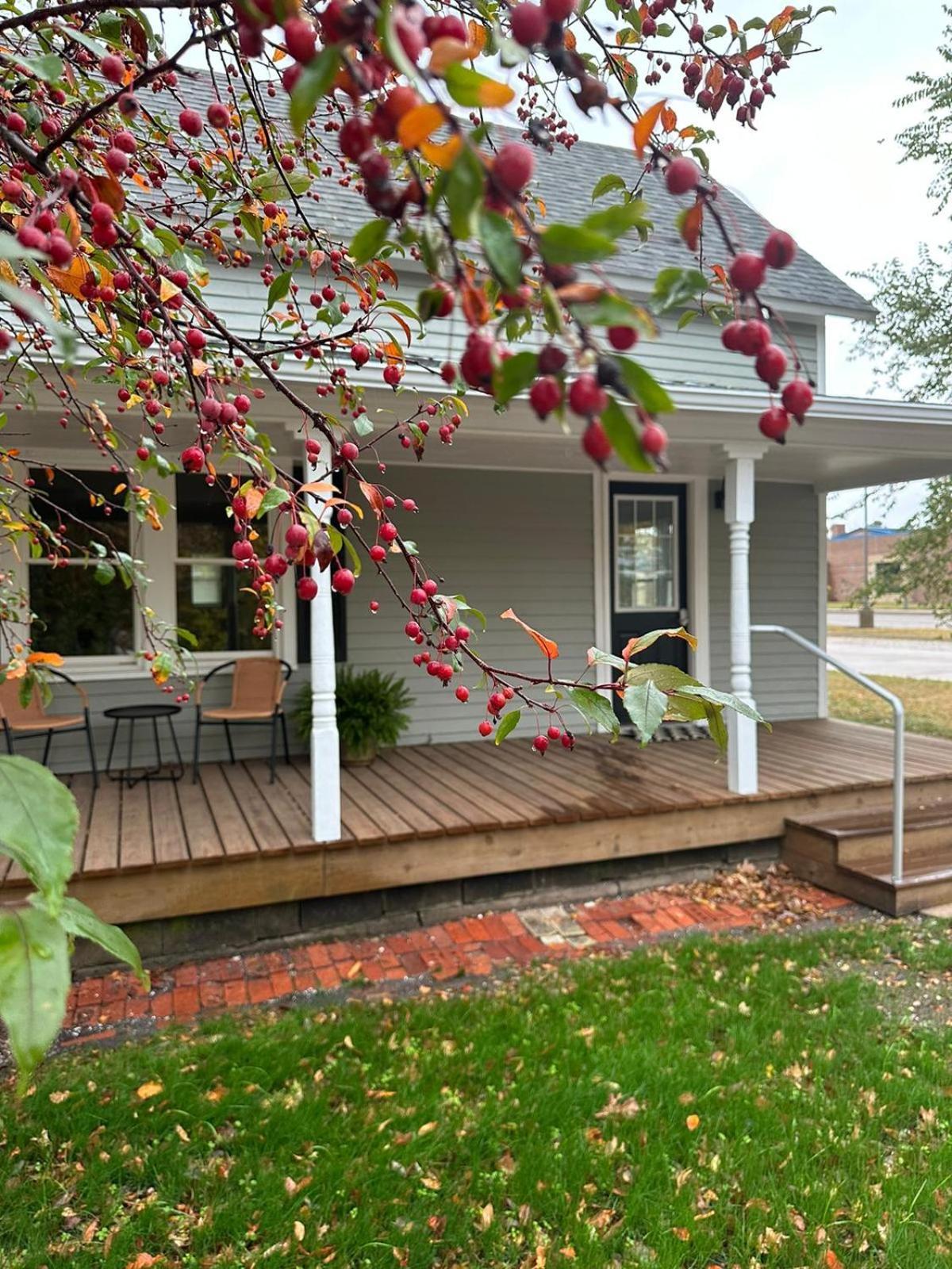 Crabapple Cottage Hesston Экстерьер фото